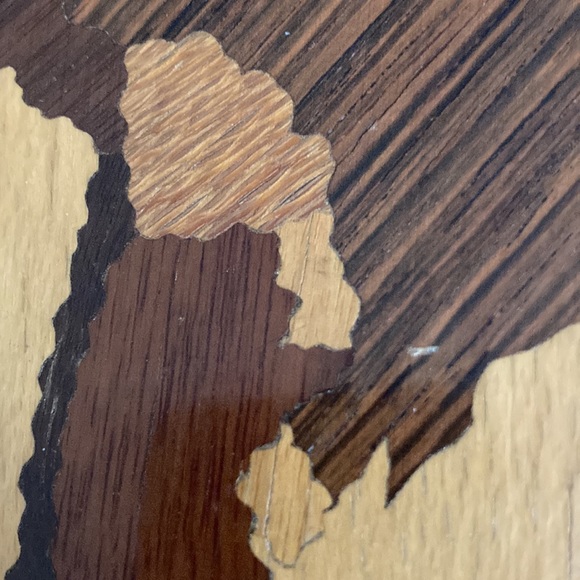 Handmade wooden keepsake box with inlaid South America map - Picture 4 of 4